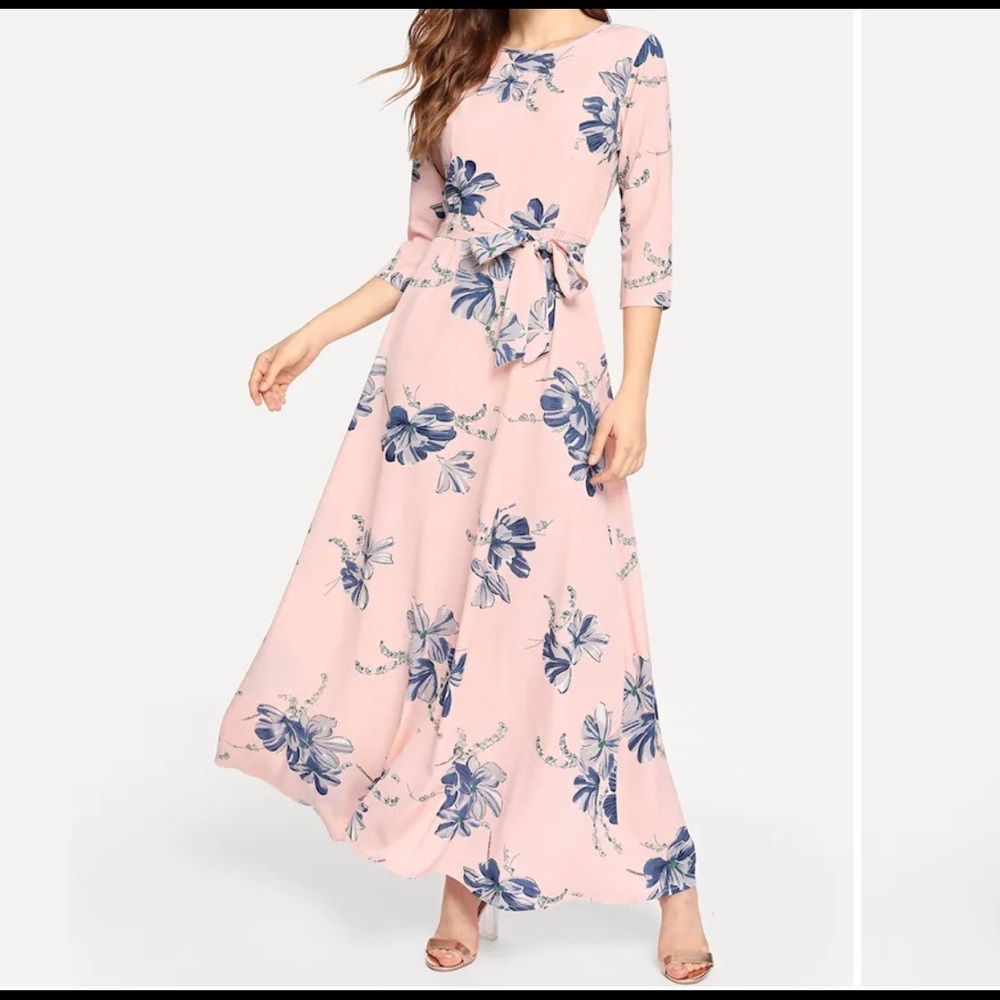 SOLD 💗NWOT || Floral maxi dress 💗